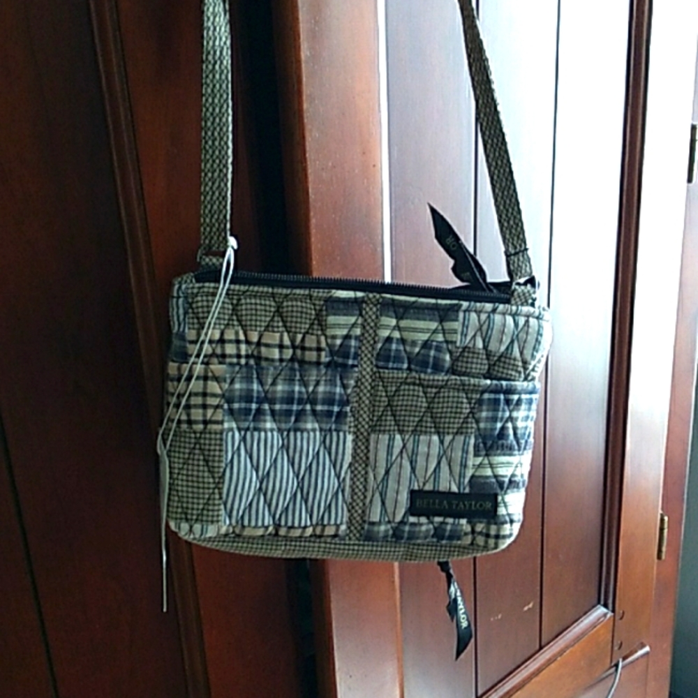 Bella Taylor adjustable  zippered wallet/purse NWT